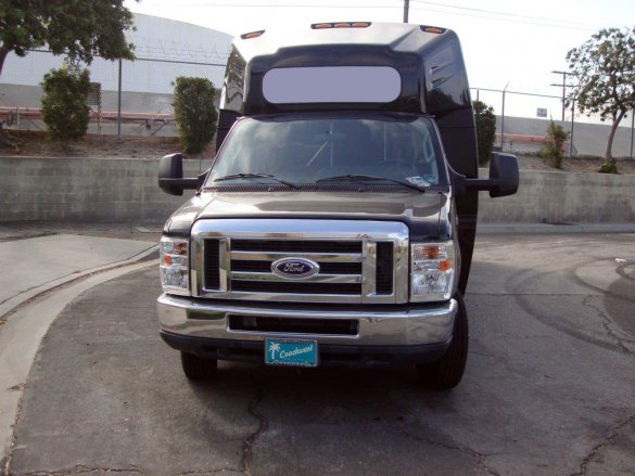 2015 Ford E-450 Super Duty Paratransit Shuttle Bus for Sale in Carson, CA - Photo 2