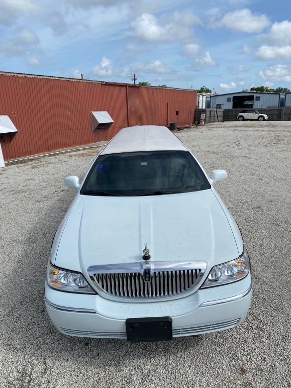 2006 Lincoln Town Car Limousine for Sale in Fort Myers, FL - Photo 2