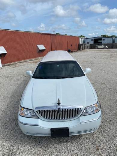 2006 Lincoln Town Car Limousine for Sale in Fort Myers, FL - Photo 2