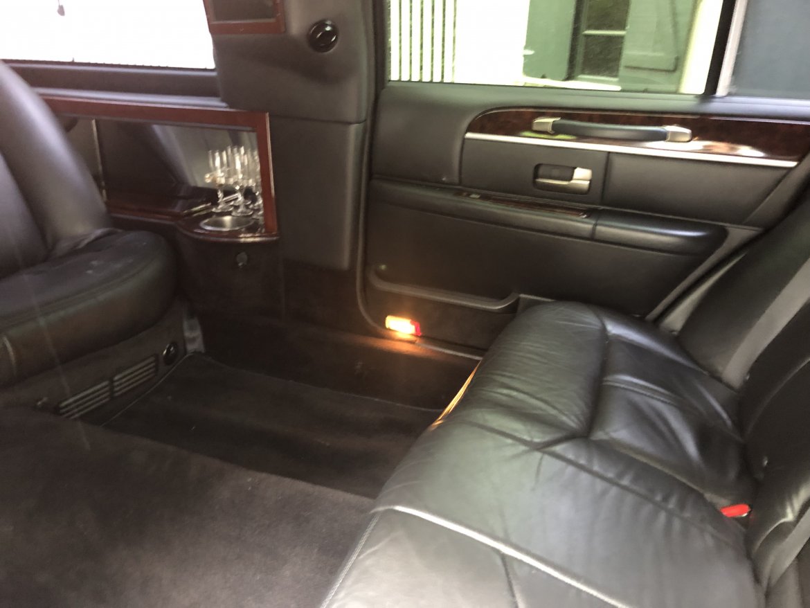 Limousine for Sale in Harrison, NY - Photo 5