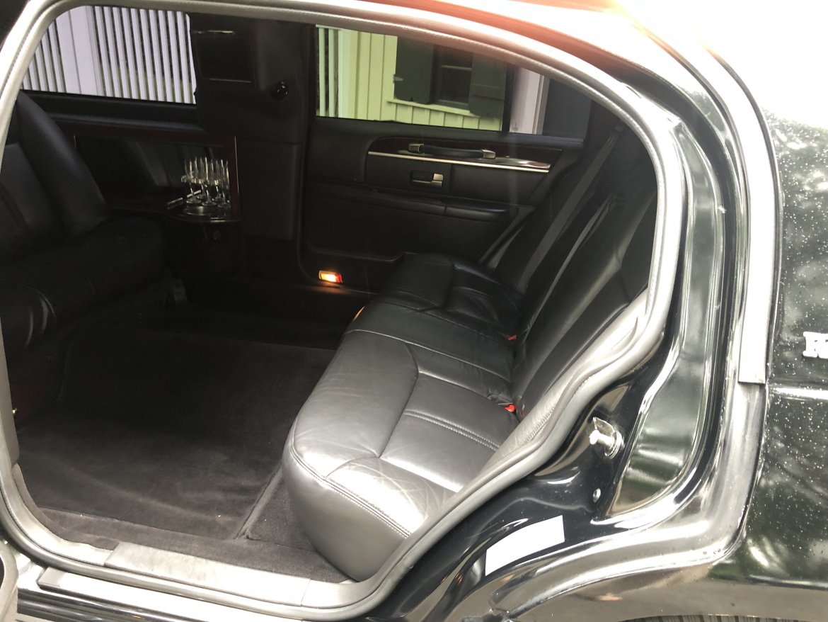 Limousine for Sale in Harrison, NY - Photo 6