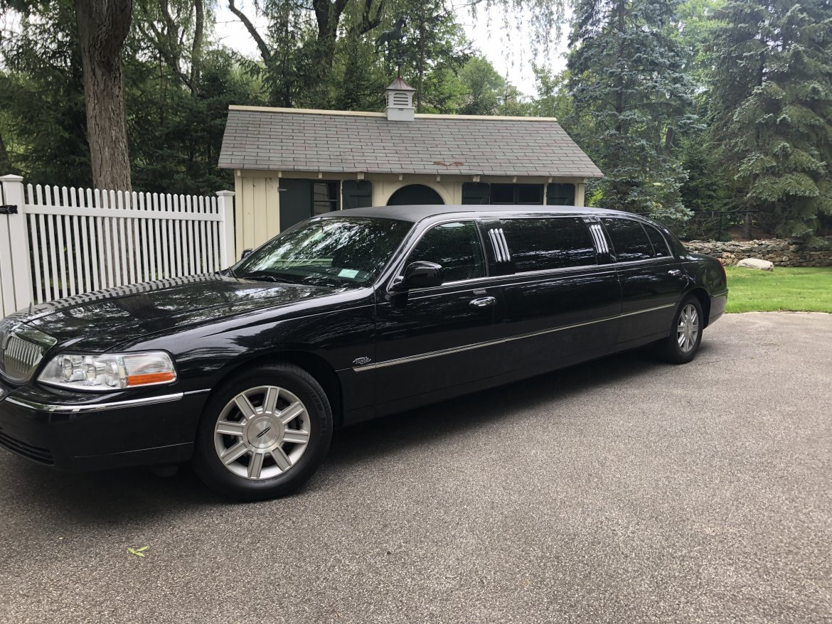 Limousine for Sale in Harrison, NY - Photo 7