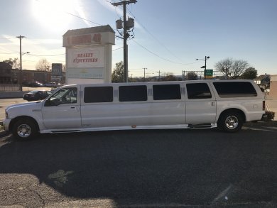 2005 Ford Excursion SUV Stretch for Sale in Elmwood Park, New Jersey, US - Photo 4