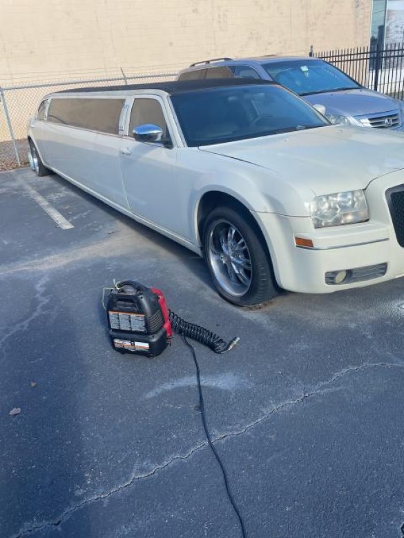 2006 Chrysler Chrysler Limousine for Sale in Charlotte, NC - Photo 3