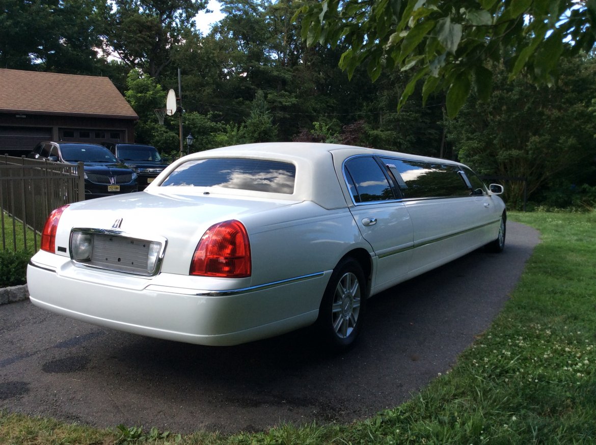 Photo of Limousine for sale: 2008 Lincoln Town Car 120&quot; by Krystal