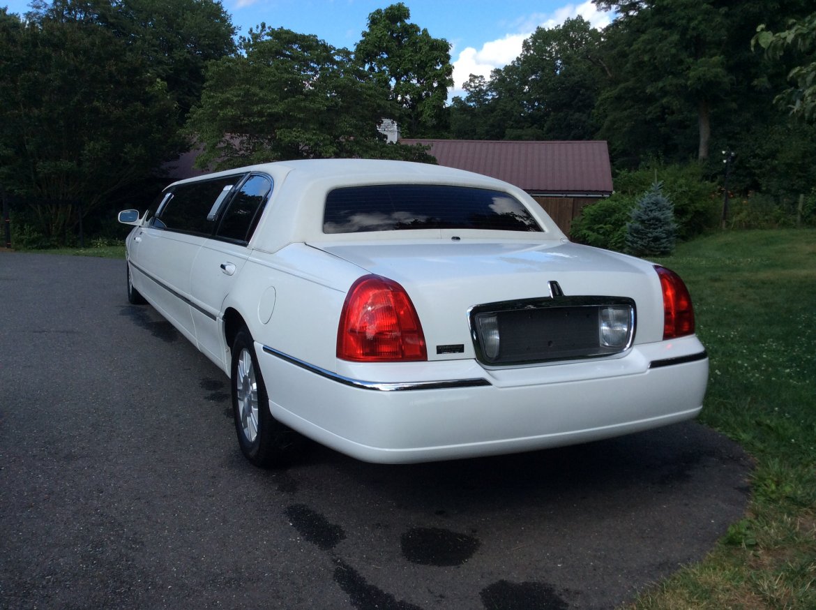 Photo of Limousine for sale: 2008 Lincoln Town Car 120&quot; by Krystal