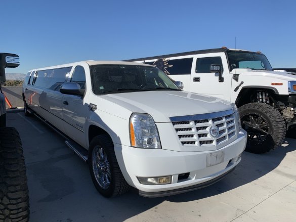 2007 Chevrolet Suburban Limousine for Sale in Las Vegas, NV - Photo 3