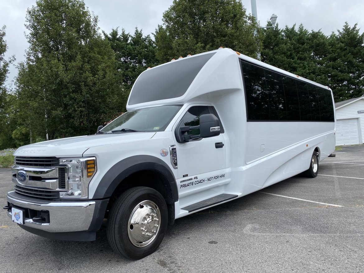 Limo Bus for Sale in Knoxville, TN - Photo 8