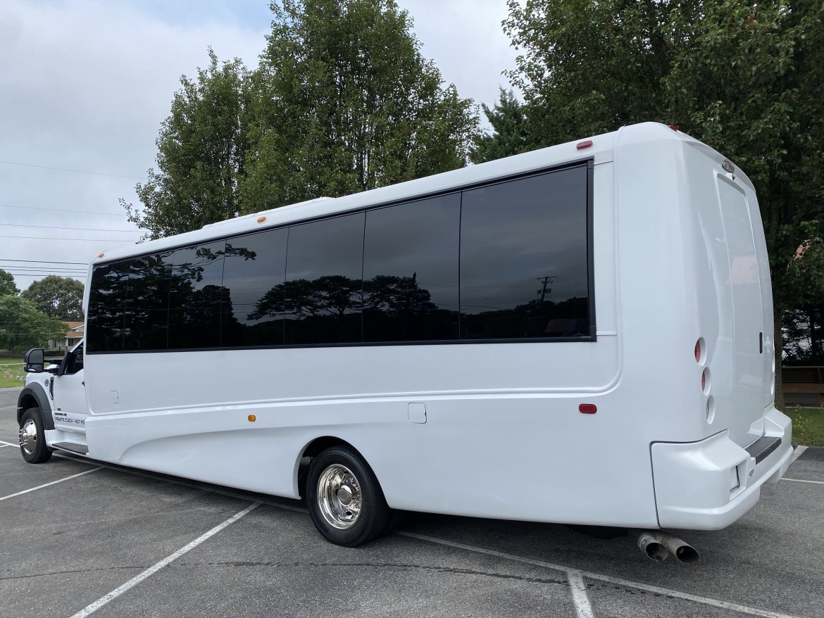 Limo Bus for Sale in Knoxville, TN - Photo 6