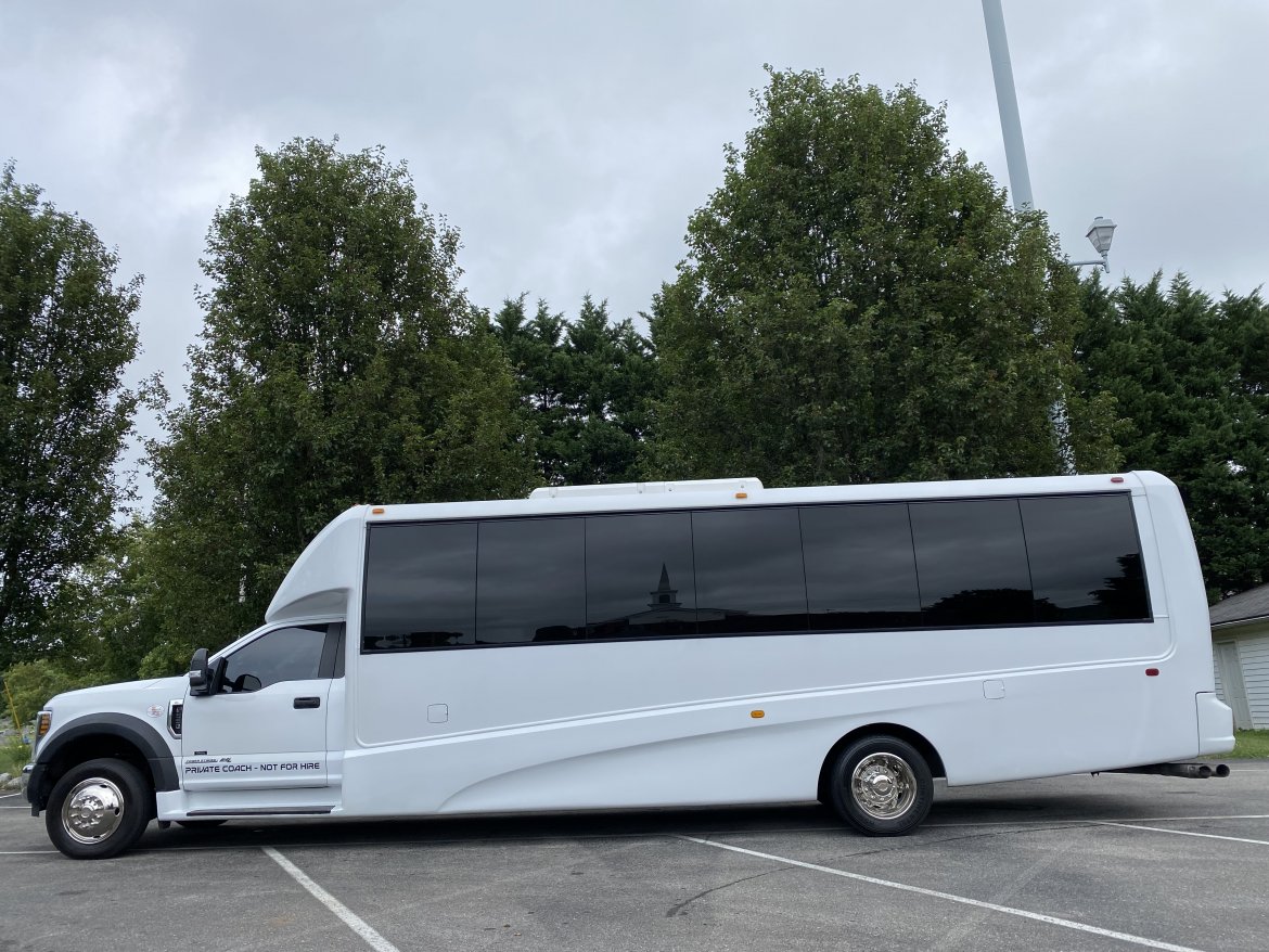Limo Bus for Sale in Knoxville, TN - Photo 7