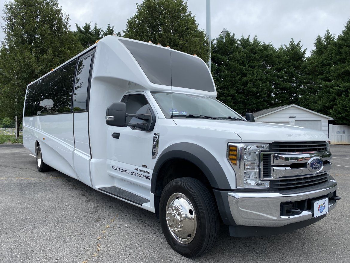 Limo Bus for Sale in Knoxville, TN - Photo 9