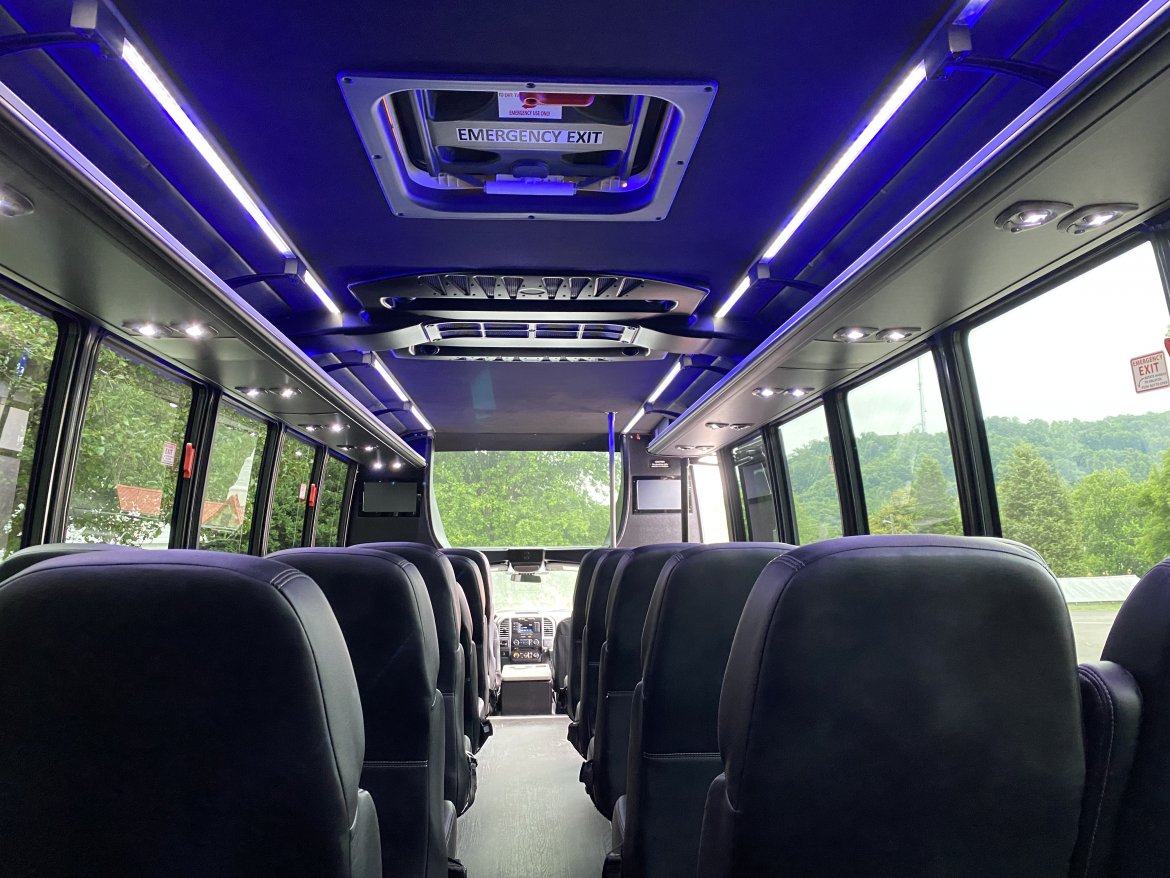 Limo Bus for Sale in Knoxville, TN - Photo 16