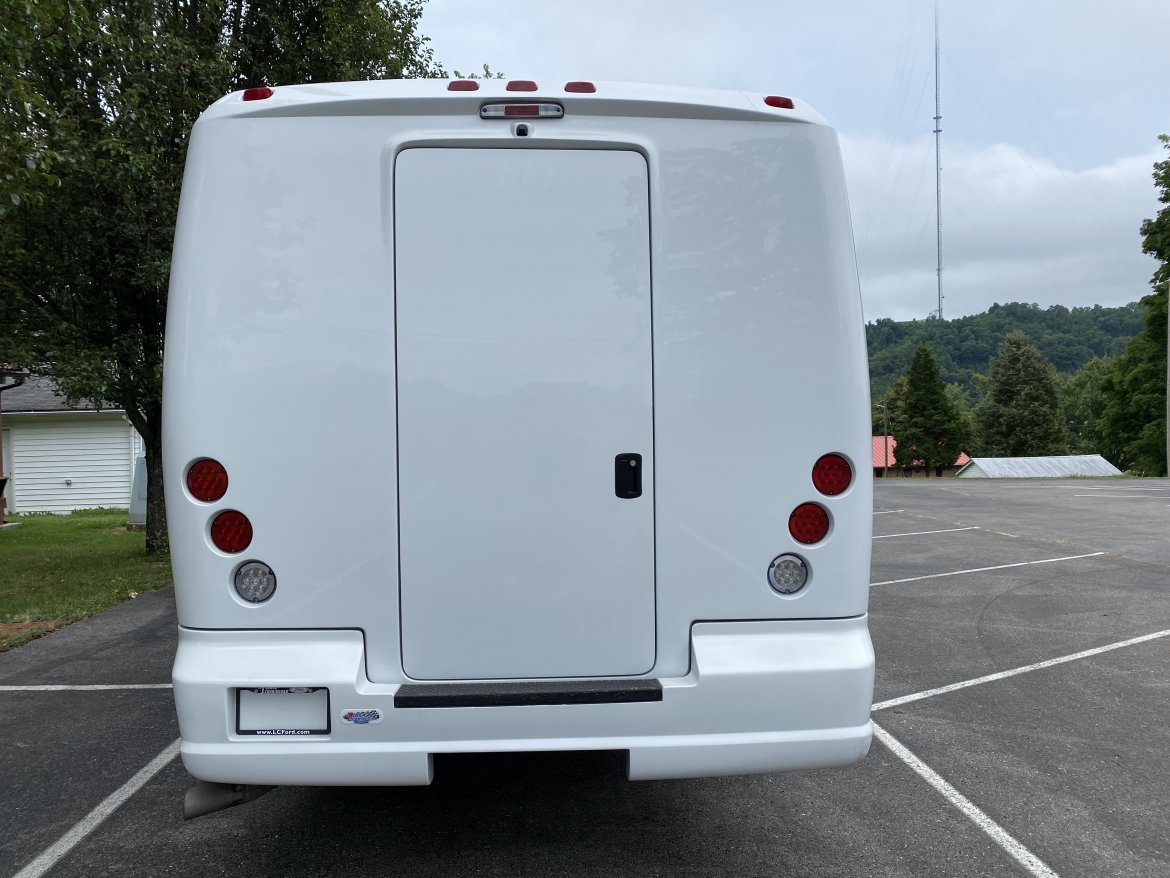 Limo Bus for Sale in Knoxville, TN - Photo 4