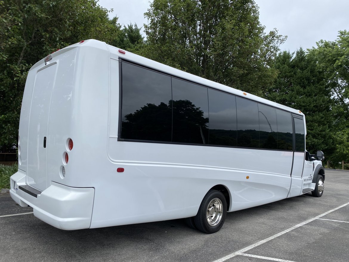 Limo Bus for Sale in Knoxville, TN - Photo 3
