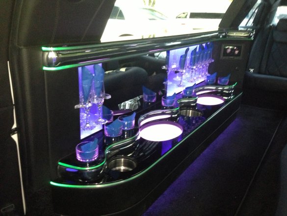 2013 Chrysler 300 Limousine for Sale in Pompano Beach, FL - Photo 2