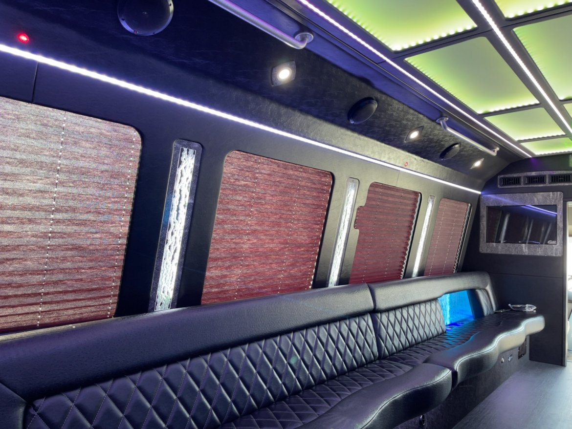 Limo Bus for Sale in Beaumont, CA - Photo 10