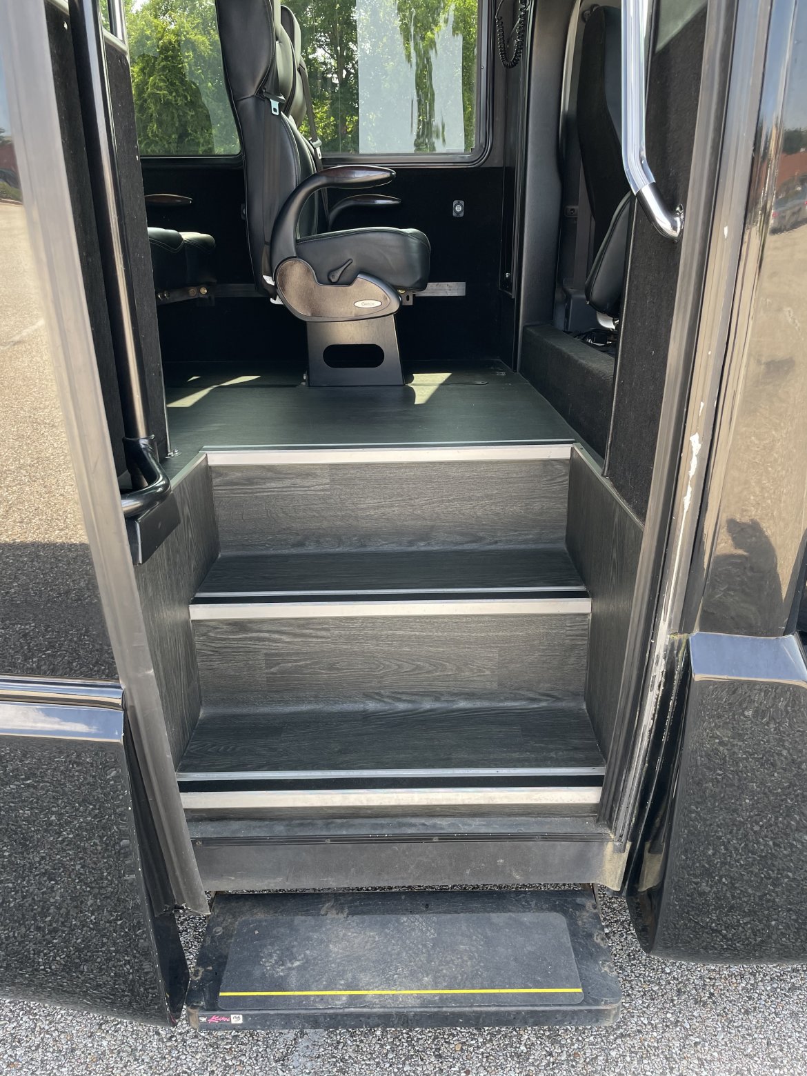 Executive Shuttle for Sale in Pasadena, MD - Photo 7