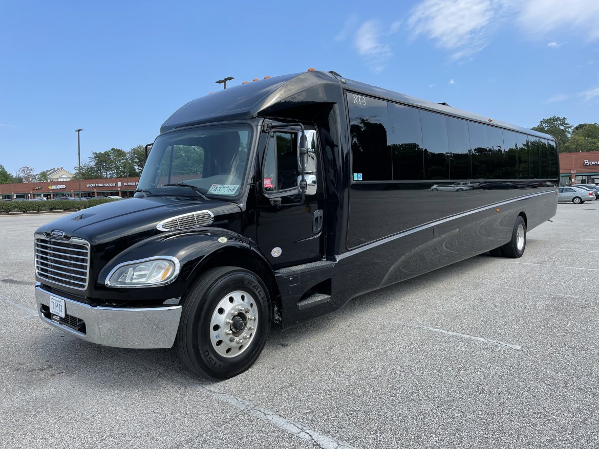 Executive Shuttle for sale: 2017 Freightliner GM 45 by Grech
