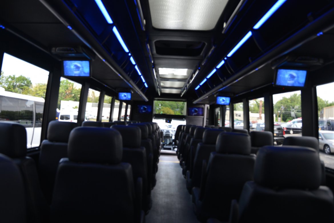 Executive Shuttle for Sale in Clinton, MD - Photo 2