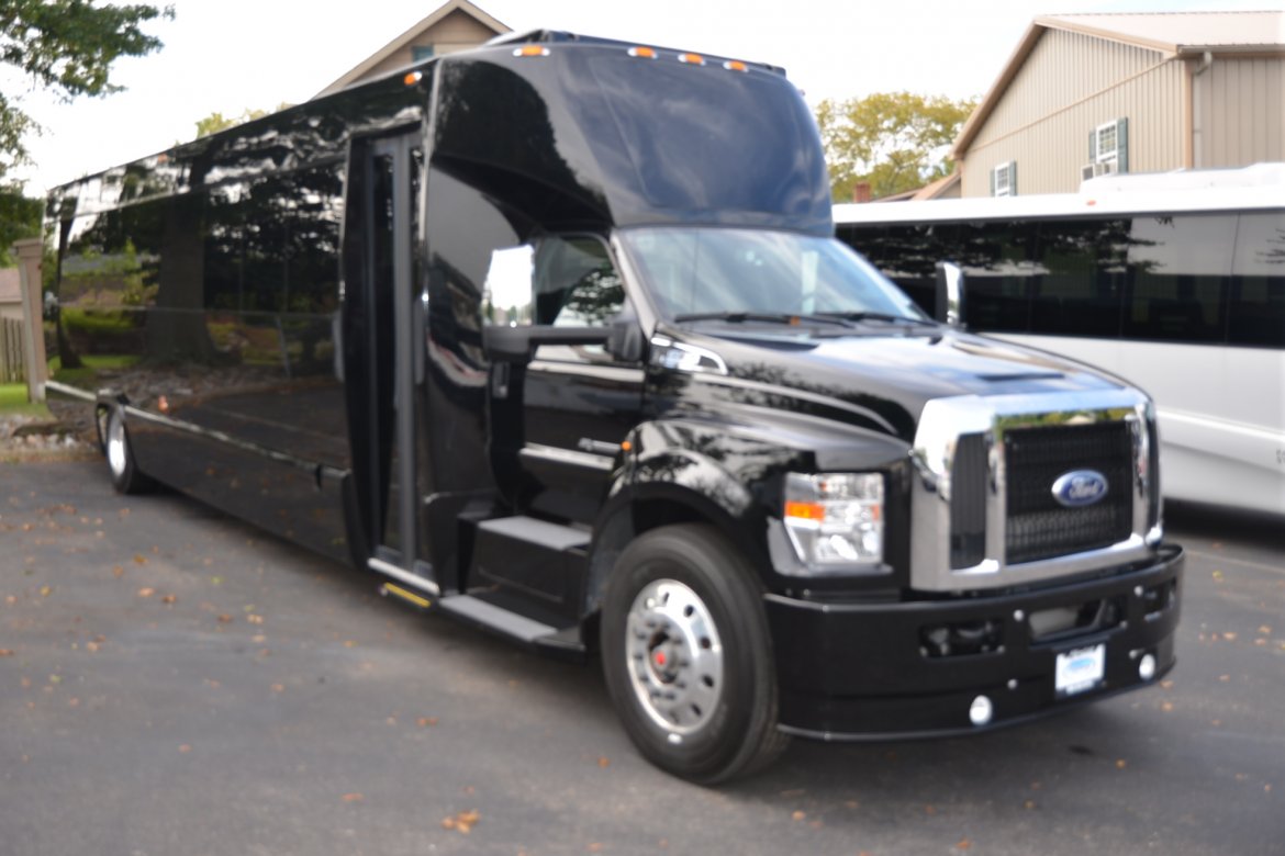 Executive Shuttle for Sale in Clinton, MD - Photo 5
