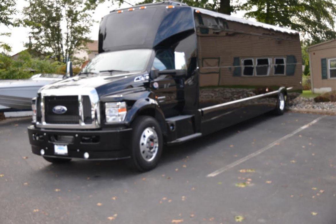 Executive Shuttle for Sale in Clinton, MD - Photo 6
