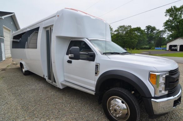 2017 Ford F550 Limo Bus for Sale in North East, PA - Photo 2