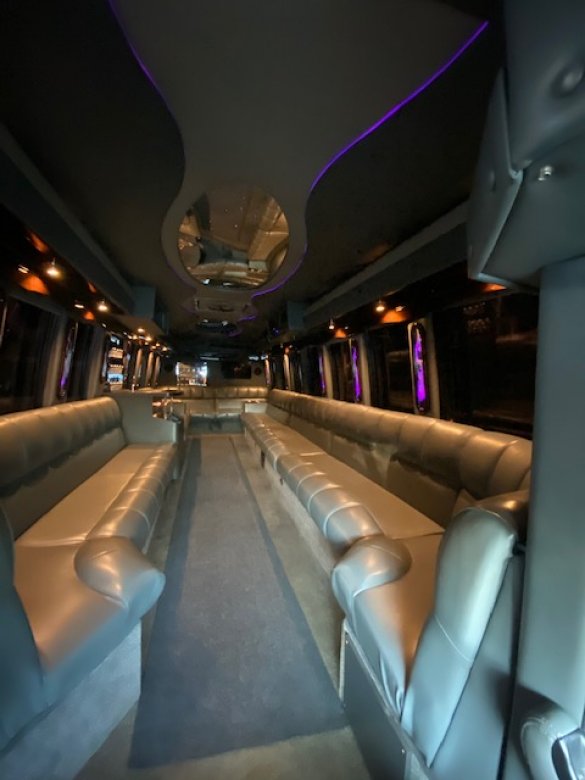 2007 Chevrolet 5500 Diesel Limo Bus Limo Bus for Sale in Erie, PA - Main Photo