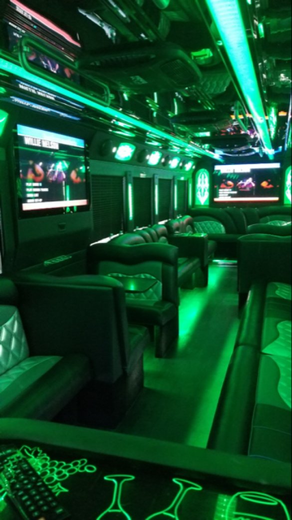 2017 Freightliner CT COACH 45' Limo Bus for Sale in ANAHEIM, CA - Photo 3