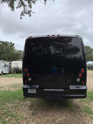 2014 Ford F-550 Executive Shuttle for Sale in Austin, Texas, US - Photo 4