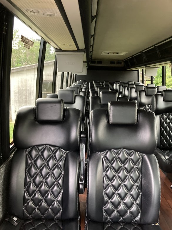 2013 Ford F-650 Executive Shuttle for Sale in Austin, TX - Photo 3