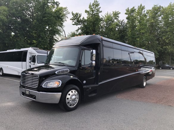 2014 Freightliner GM40 Shuttle Shuttle Bus for Sale in Morganville, NJ - Main Photo