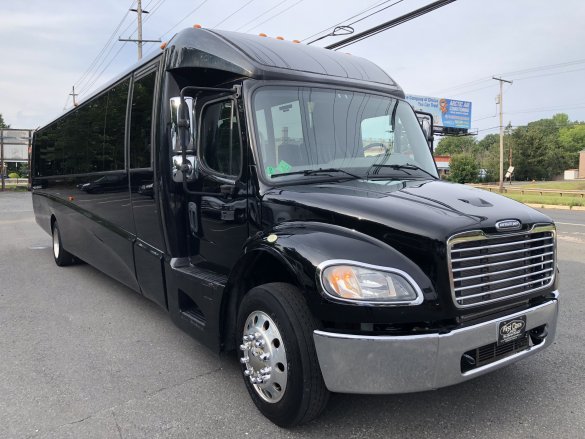 2014 Freightliner GM40 Shuttle Shuttle Bus for Sale in Morganville, NJ - Photo 3