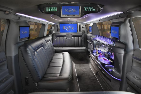 2019 Lincoln MKT 120-5 Door Limousine for Sale in Haverhill, MA - Photo 3