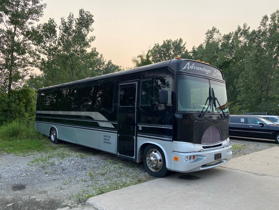 Limo Bus for Sale in Erie, PA - Photo 2