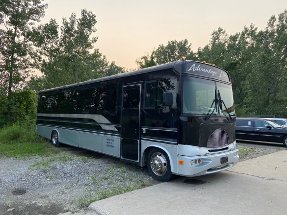 2007 Freightliner Glaval Apollo Midwest Limo Bus for Sale in Erie, PA - Photo 2