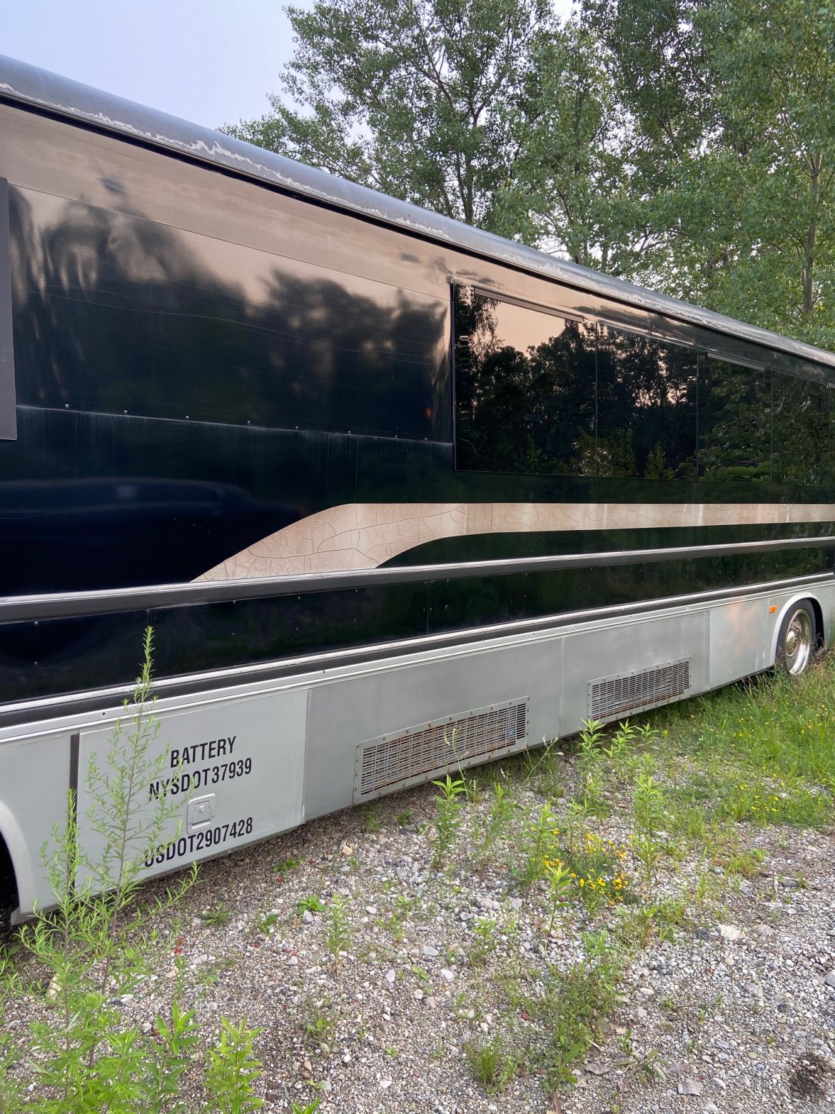 Limo Bus for Sale in Erie, PA - Photo 7