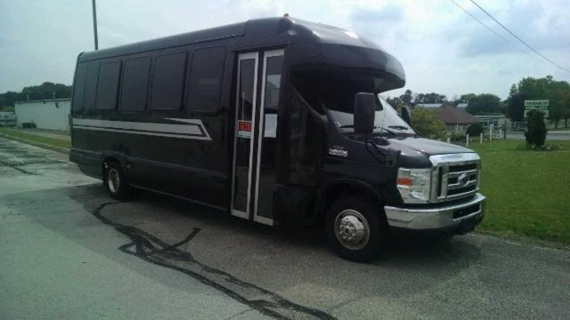 Photo of Limo Bus for sale: 2009 Ford E450 by Westwind Coachworks
