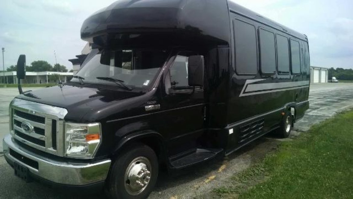 Photo of Limo Bus for sale: 2009 Ford E450 by Westwind Coachworks