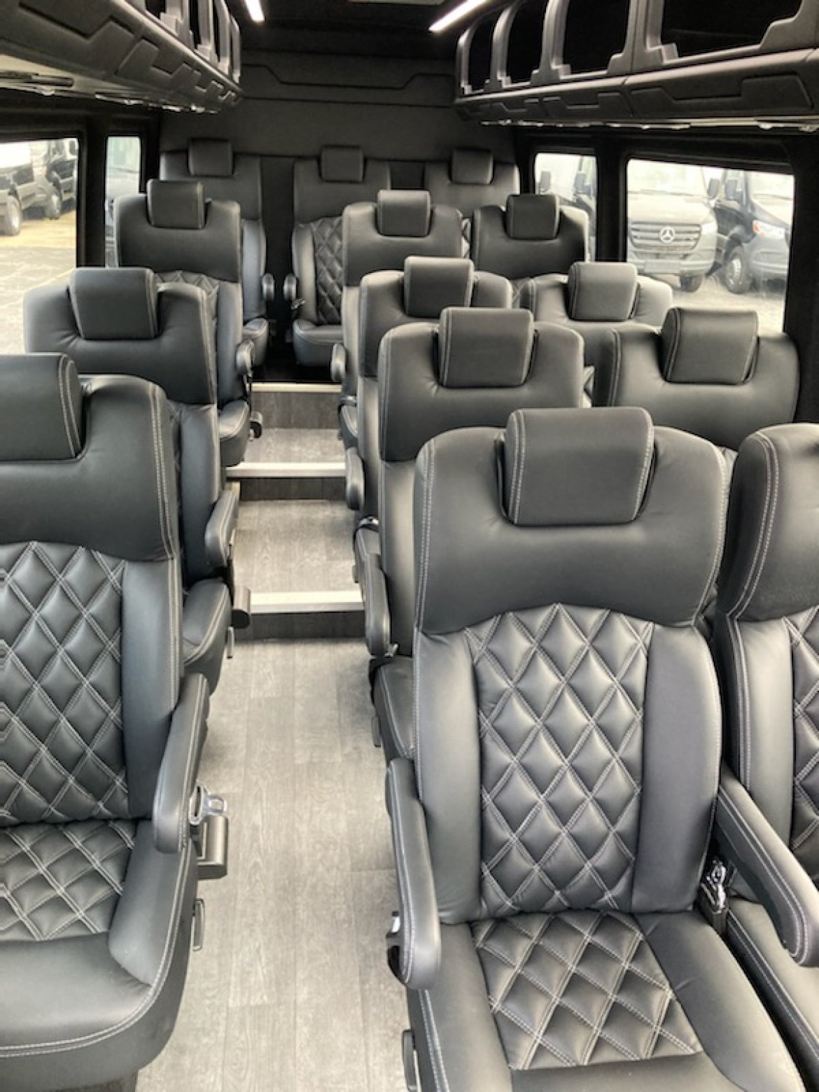 2021 LA West Mercedes-Benz MXCAE6 3500 Sprinter - Photo 2