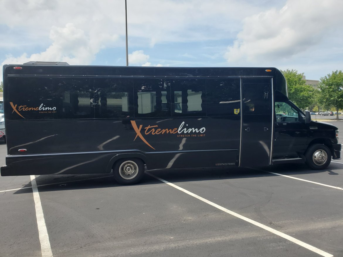 Limo Bus for Sale in Columbus, OH - Photo 6