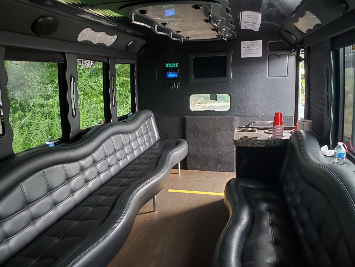 Limo Bus for Sale in Columbus, OH - Photo 10