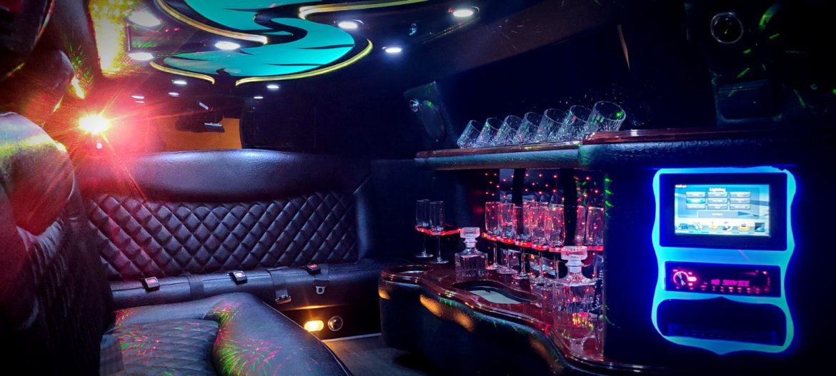 Limousine for Sale in Schenectady, NY - Photo 7