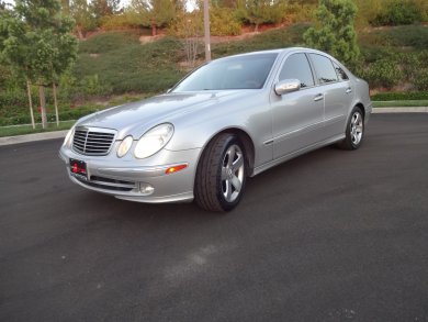 2003 Mercedes-Benz E-320 Sedan for Sale in Irvine, California, US - Photo 4
