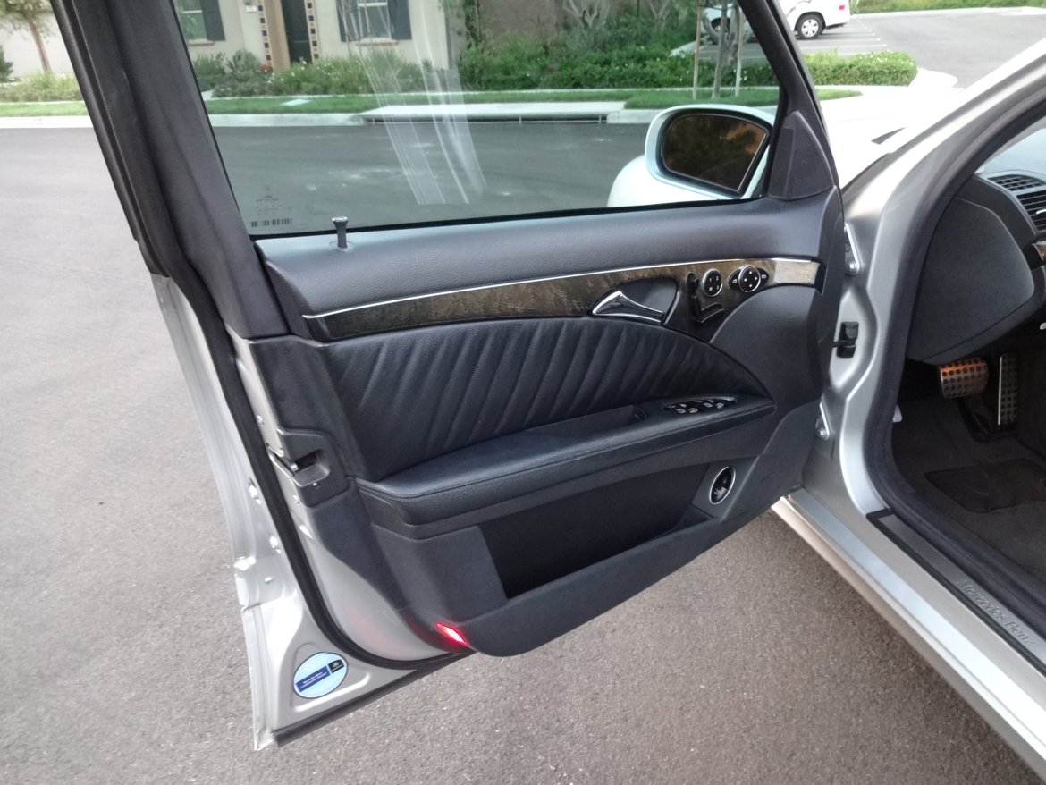 Photo of Sedan for sale: 2003 Mercedes-Benz E-320