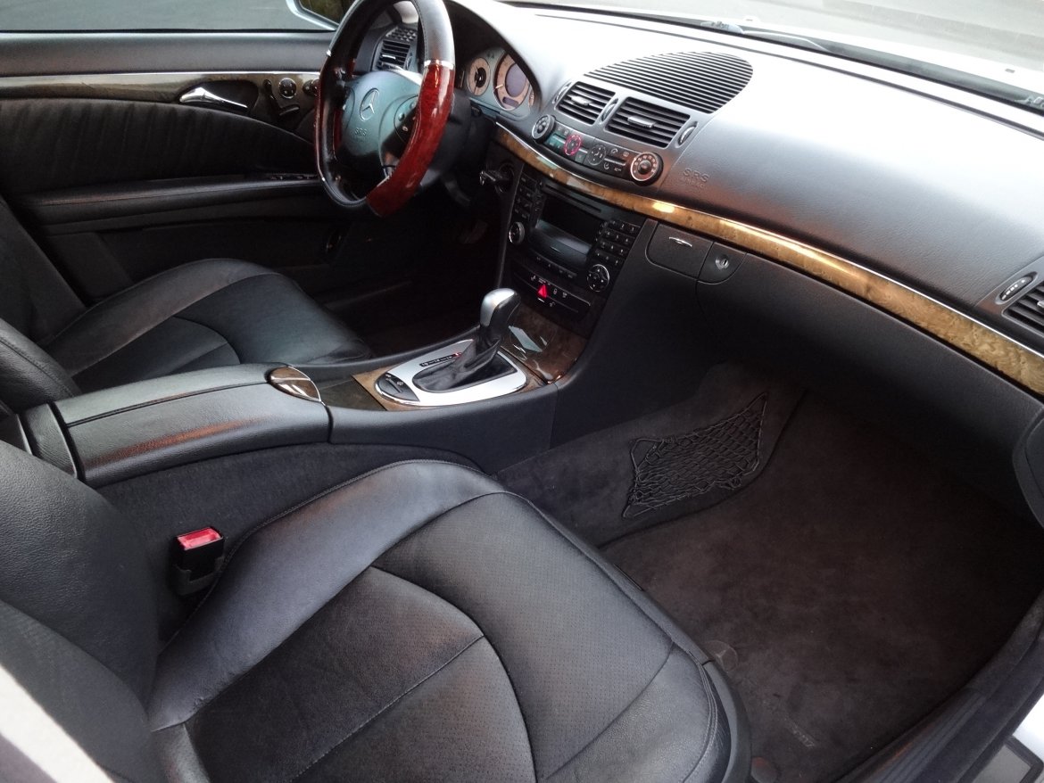 Photo of Sedan for sale: 2003 Mercedes-Benz E-320