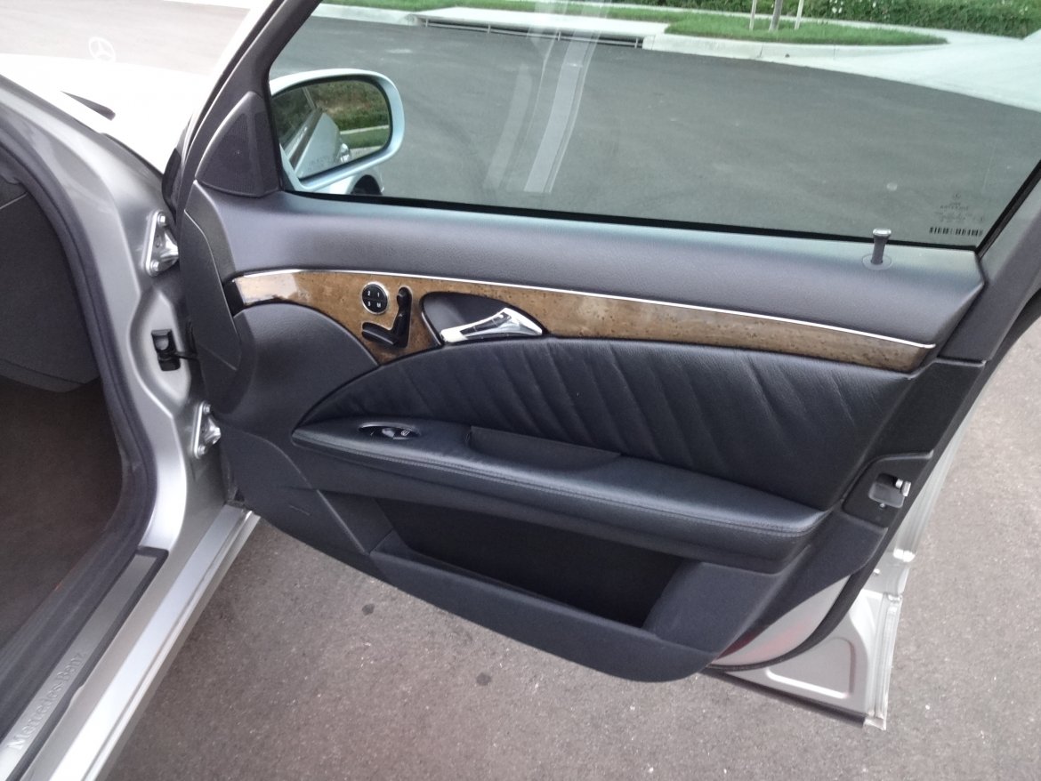 Photo of Sedan for sale: 2003 Mercedes-Benz E-320