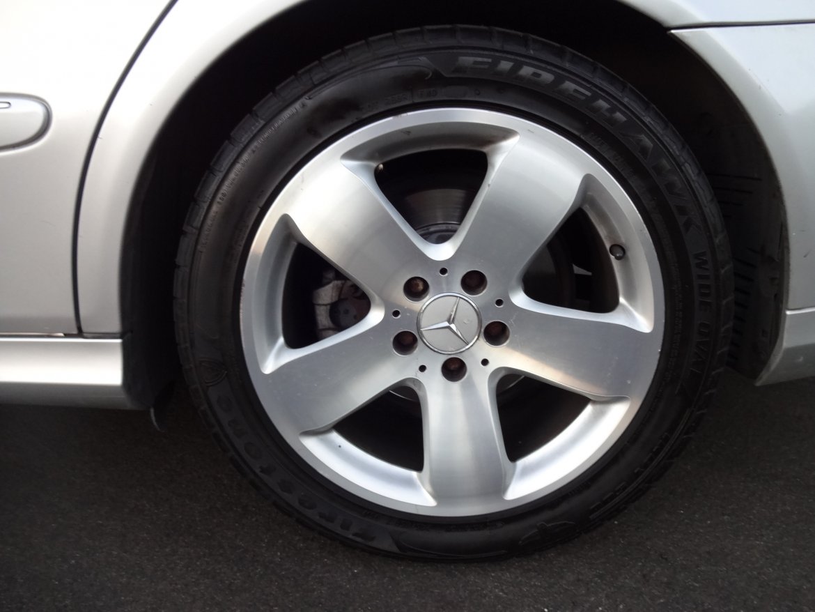 Photo of Sedan for sale: 2003 Mercedes-Benz E-320