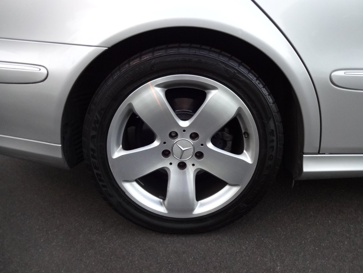 Photo of Sedan for sale: 2003 Mercedes-Benz E-320