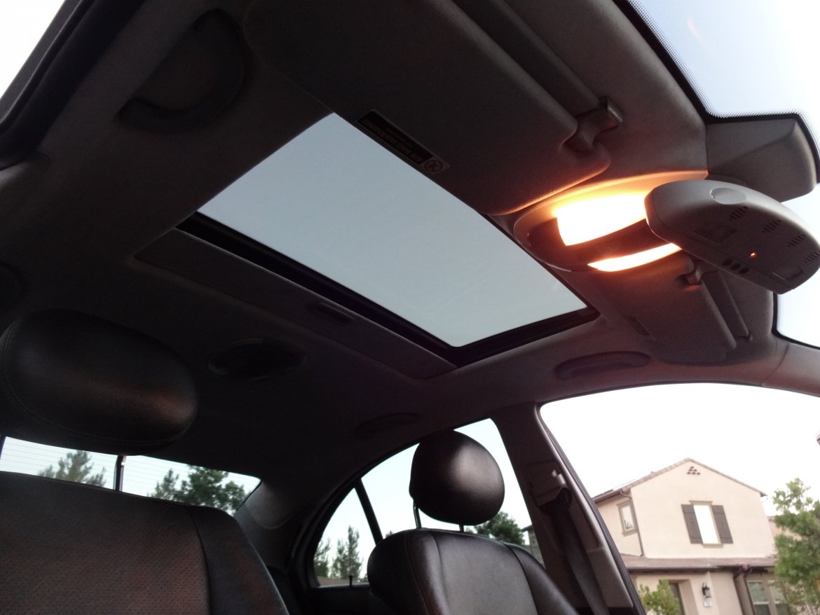 Photo of Sedan for sale: 2003 Mercedes-Benz E-320