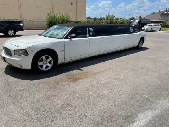 2008 Dodge Charger Limousine for Sale in Austin, TX - Photo 2